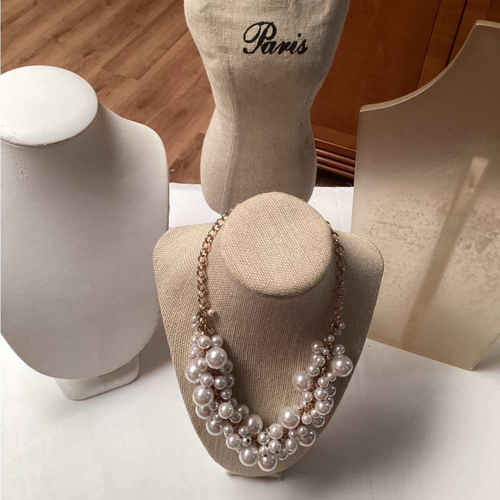 White and gold faux pearl necklace